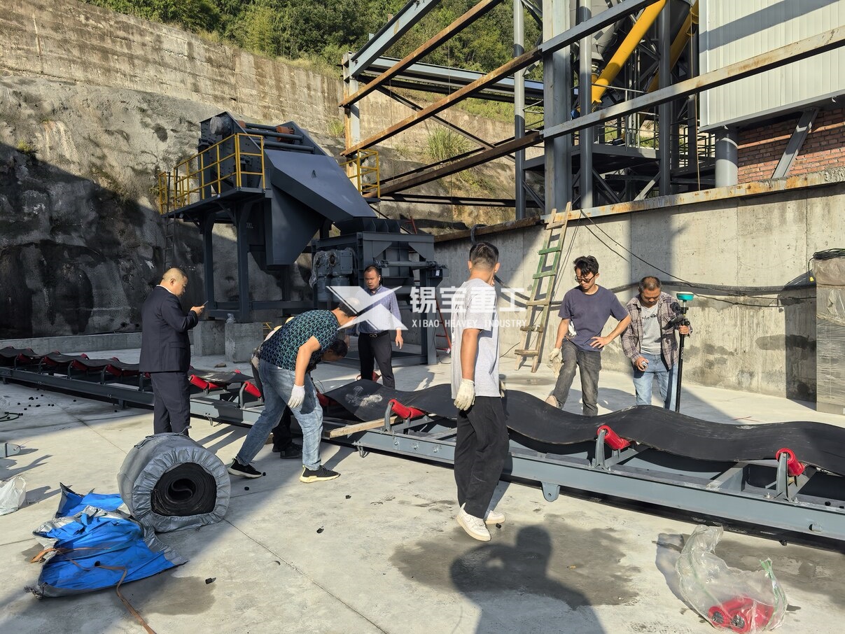 瀝青料破碎篩分機(jī) 瀝青料破碎篩分機(jī)