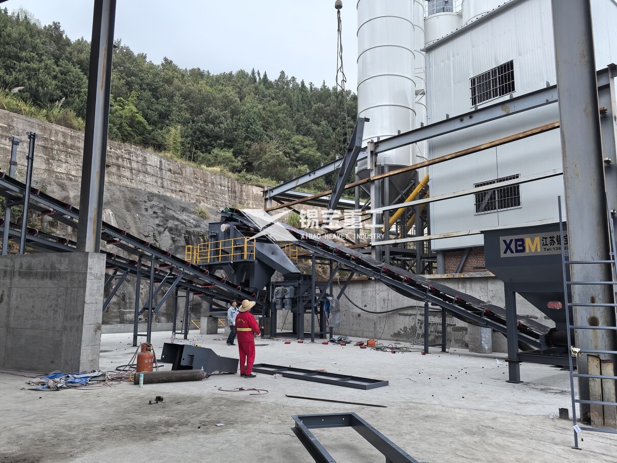 柔性瀝青破碎篩分設(shè)備 柔性瀝青破碎篩分設(shè)備